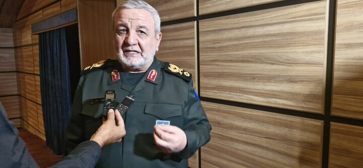 اگر دشمن باز خیال ماجراجویی داشته باشد، پاسخ ما تماشایی‌تر خواهد بود/ تصمیم‌ مذاکره پس از جنگ، با رهبری است