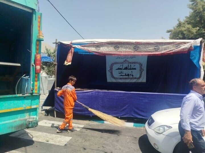 پاکسازی و نظافت معابر اطراف هیئت‌ها و مساجد در منطقه ۲۲