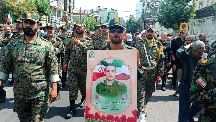 تشییع پیکر شهید مدافع وطن  در انزلی