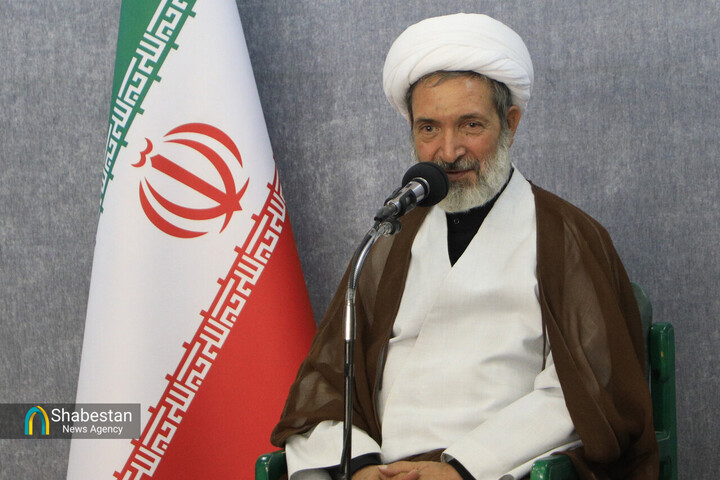 اهمیت وحدت امت اسلامی حول محور عاشورا و پیام امام حسین (ع)