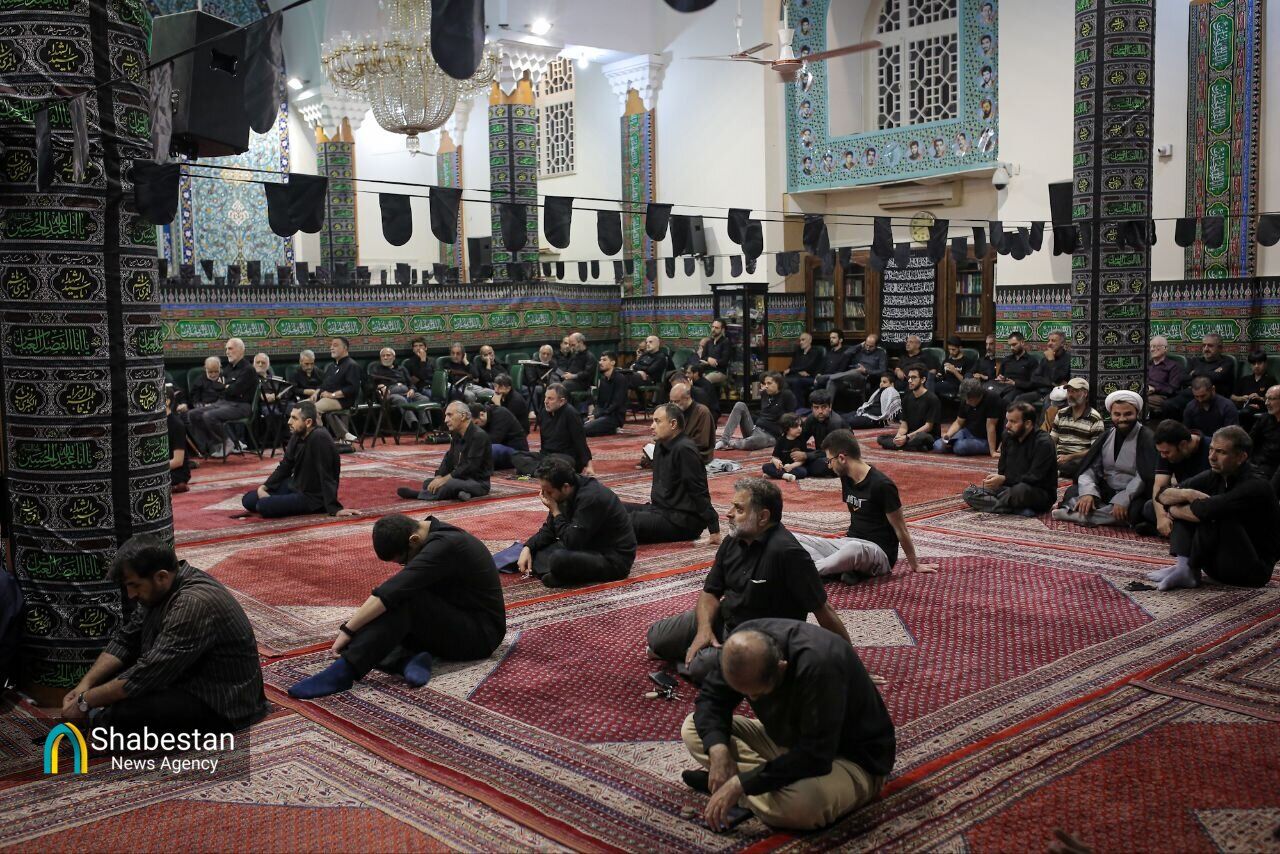 مساجد جامع؛ میعاد عاشورایی عزاداران، از نماز ظهر عاشورا تا نخلگردانی