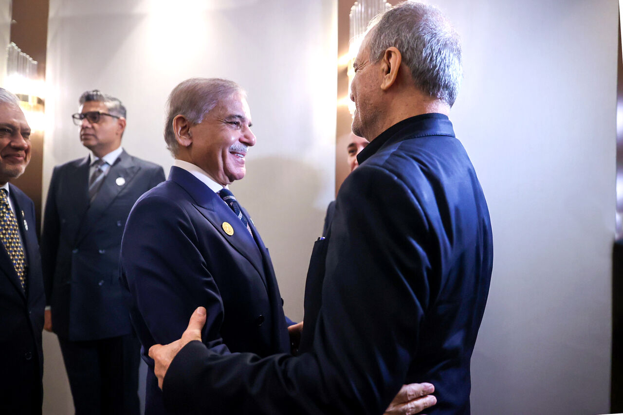 دیدارهای رئیس جمهور ایران با همتایان خود در حاشیه اجلاس اکو