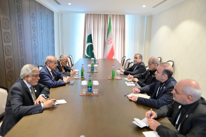 شهباز شریف بر حمایت تزلزل‌ ناپذیر پاکستان از ایران تاکید کرد