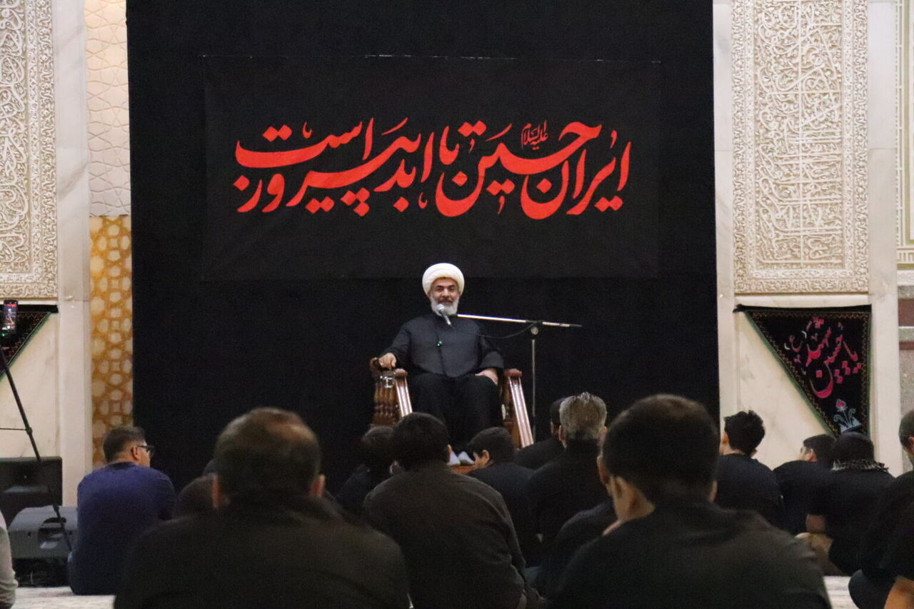 مساجد جامع؛ میعاد عاشورایی عزاداران، از نماز ظهر عاشورا تا نخلگردانی