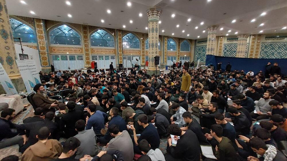 مساجد جامع؛ میعاد عاشورایی عزاداران، از نماز ظهر عاشورا تا نخلگردانی