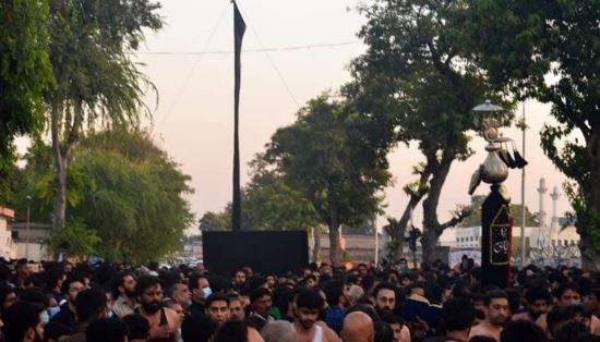 حال و هوای عاشقان علمدار کربلا در پاکستان+عکس