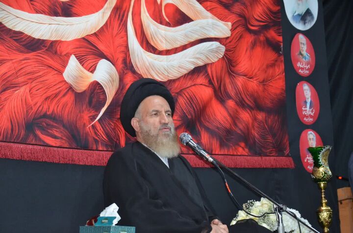 عاشورا مکتب آگاهی، اصلاح و ایستادگی در برابر ظلم است