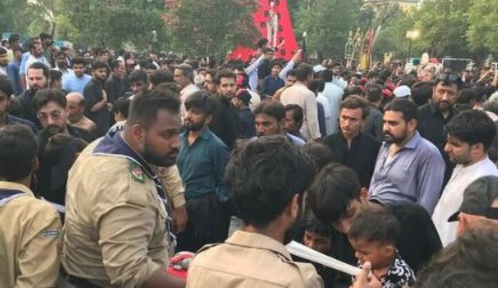 حال و هوای عاشقان علمدار کربلا در پاکستان+عکس