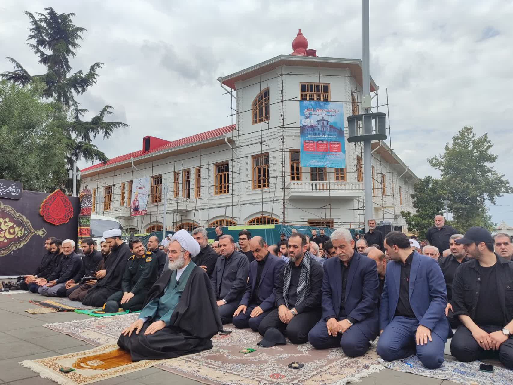 نماز ظهر عاشورا در سراسر گیلان اقامه شد