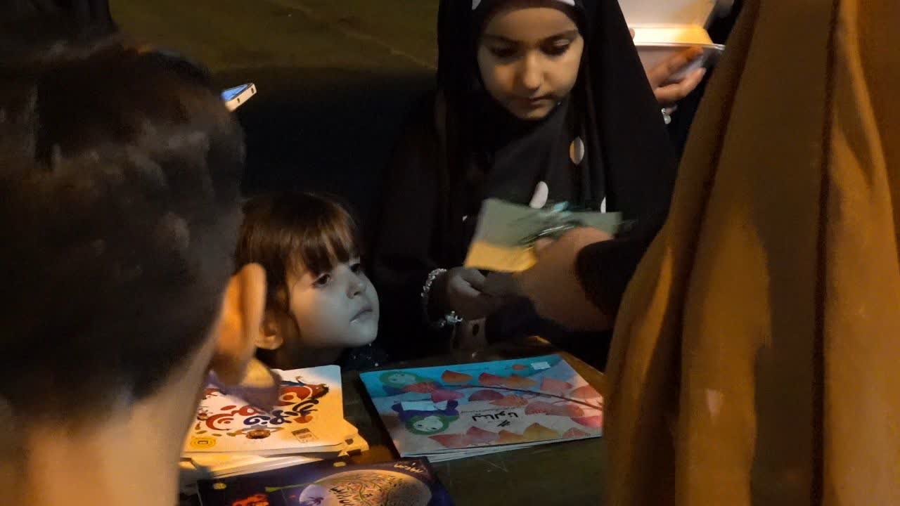 غرفه کتاب «هئیت فاطمیون» راهاندازی شد