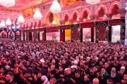 اقامه نماز جماعت شب عاشورا در حرم امام حسین علیه‌السلام