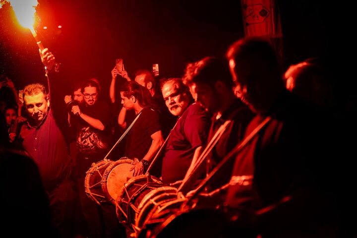 به تماشای شکوه اتحاد ایرانی در شب عاشورای حسینی