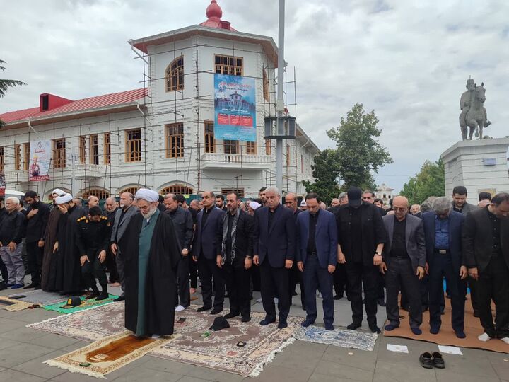 نماز ظهر عاشورا در سراسر گیلان اقامه شد