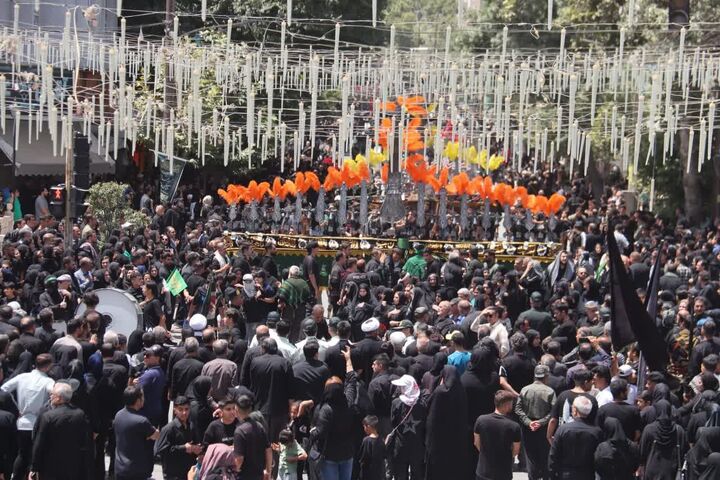 دل‌های عاشق در تپش عزای حسین (ع)؛ کرمانشاه غرق در نوای عاشورا