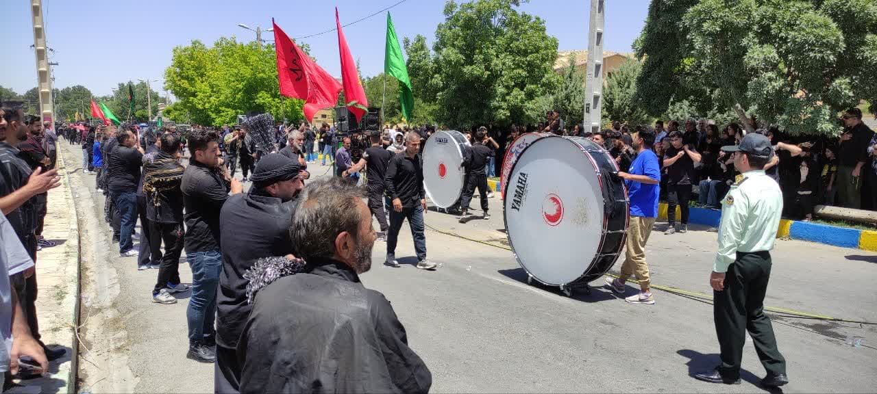 مراسم عاشورا حسینی در اسلام آباد غرب برگزار شد