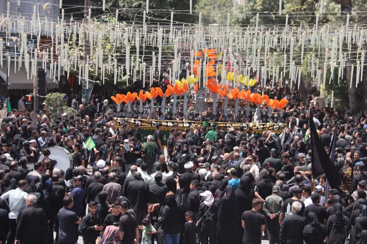 دل‌های عاشق در تپش عزای حسین (ع)؛ کرمانشاه غرق در ناله‌ی عاشورا