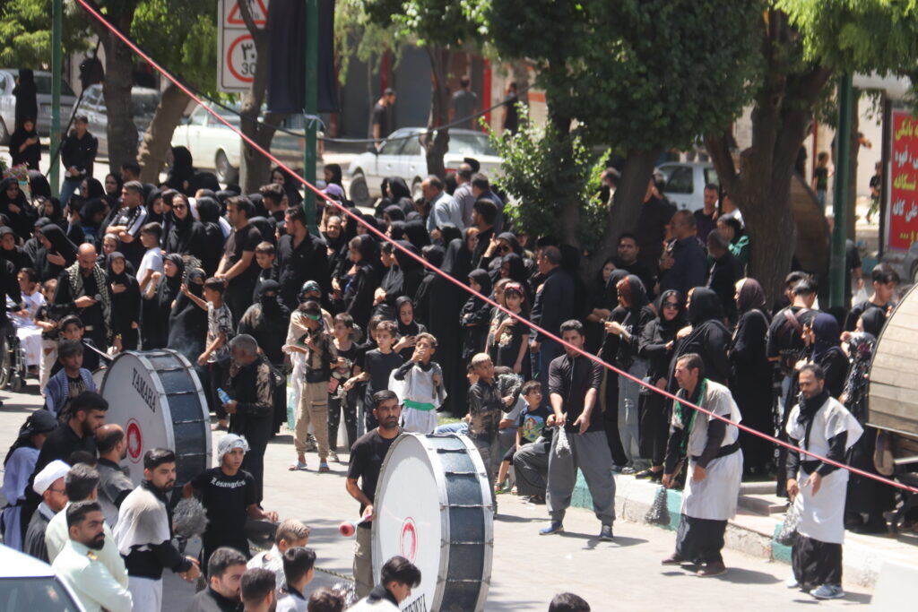 دل‌های عاشق در تپش عزای حسین (ع)؛ کرمانشاه غرق در ناله‌ی عاشورا