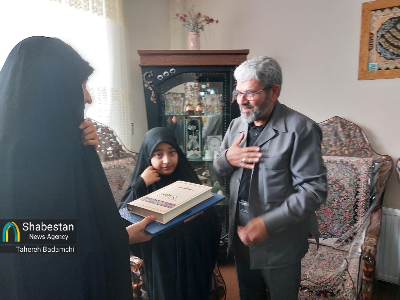 دیدار با خانواده شهید کاظمی‌زاده