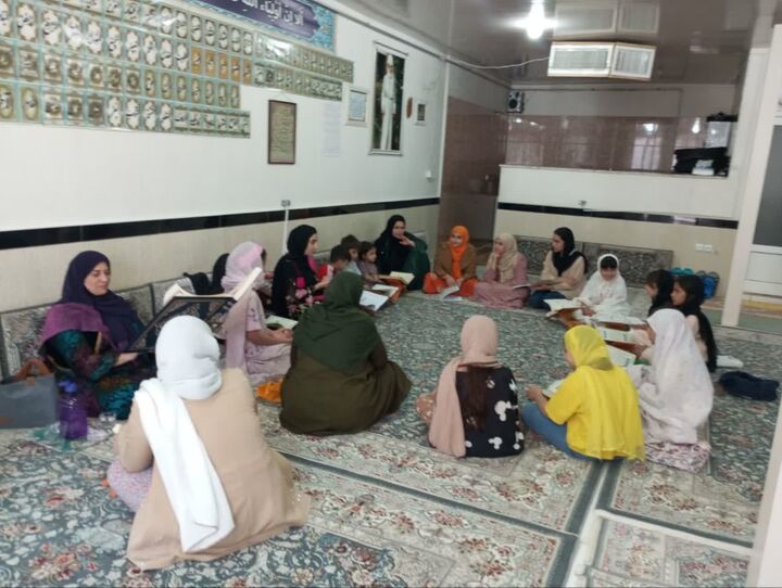 مراسم جزء‌خوانی قرآن کریم در خانه قرآن فاطمه‌الزهرا(س) مریوان