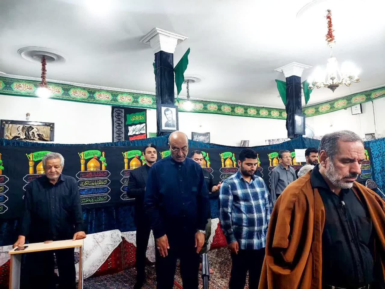 نشست صمیمی استاندار کرمانشاه با نمازگزاران مسجد فاطمیه/ پیگیری مشکلات محله چغامیرزا