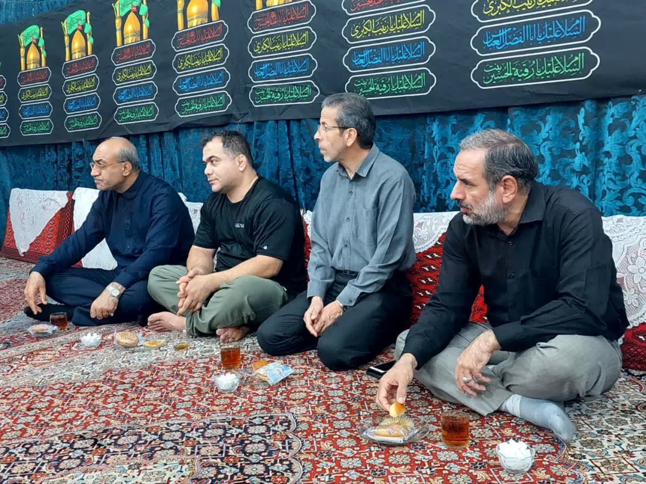 نشست صمیمی استاندار کرمانشاه با نمازگزاران مسجد فاطمیه/ پیگیری مشکلات محله چغامیرزا