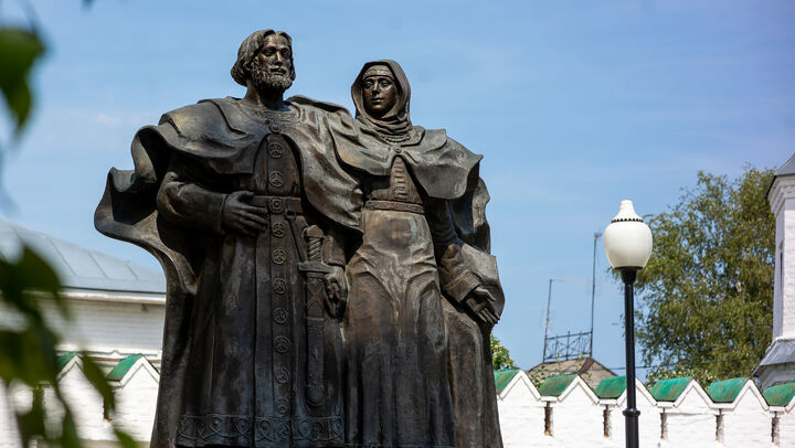 چرا ۸ ژوئیه در روسیه روز خانواده و وفاداری نامگذاری شد؟