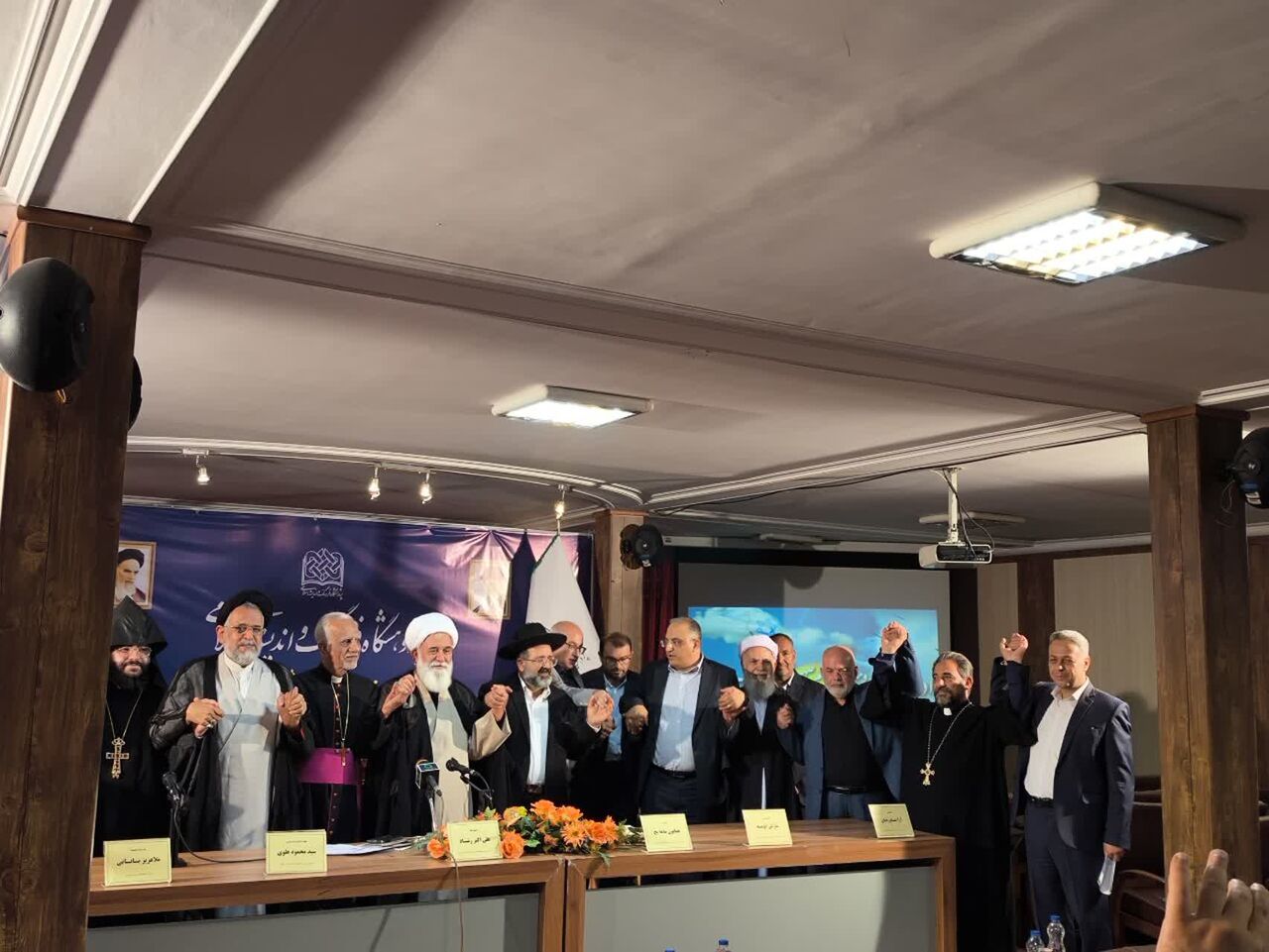 جبهه جهانی مقاومت باید تشکیل و قوی شود/ ما با جهاد عدالت و آزادی را دنبال میکنیم