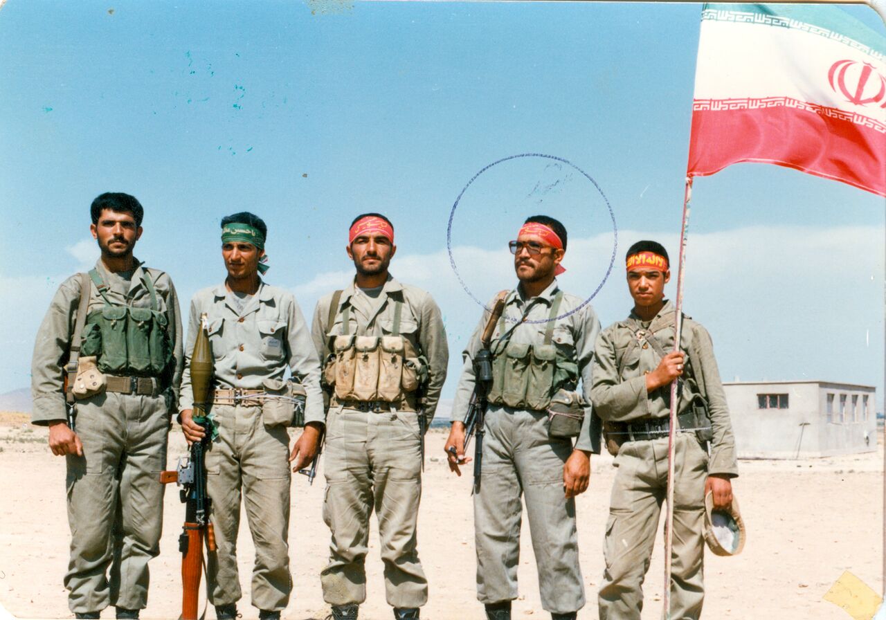 پدرانه های عباس در قاب ایثار/ شهید شعیبی همسفر بادهای گرم جنوب