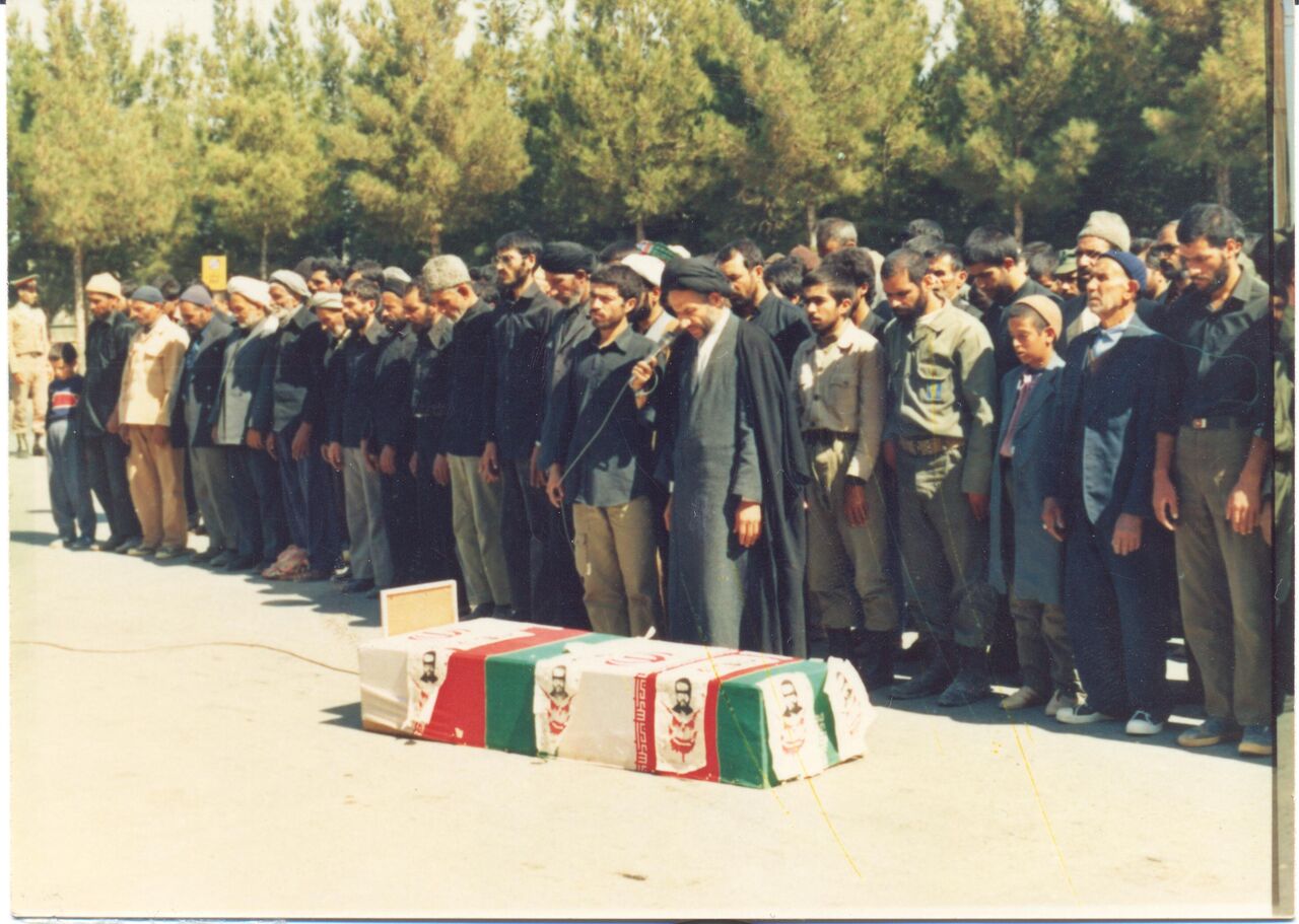 پدرانه های عباس در قاب ایثار/ شهید شعیبی همسفر بادهای گرم جنوب