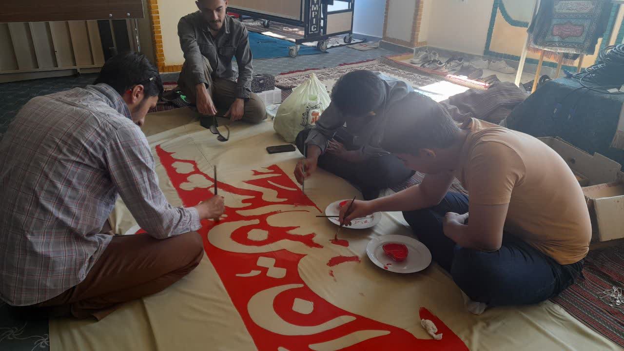 «اذکان المنادی زینب فاهلا بالشهاده»بر سینه بچه مسجدیها تکاب