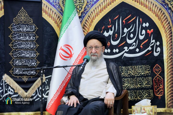 بانوان حجاب را با اعتقاد راسخ و شناخت عمیق بپذیرند