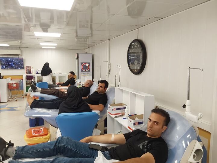 نذر خون؛ جهاد سلامت در ماه محرم/ مشارکت ۱۳۲۷ نفری استان در پویش اهدای خون 