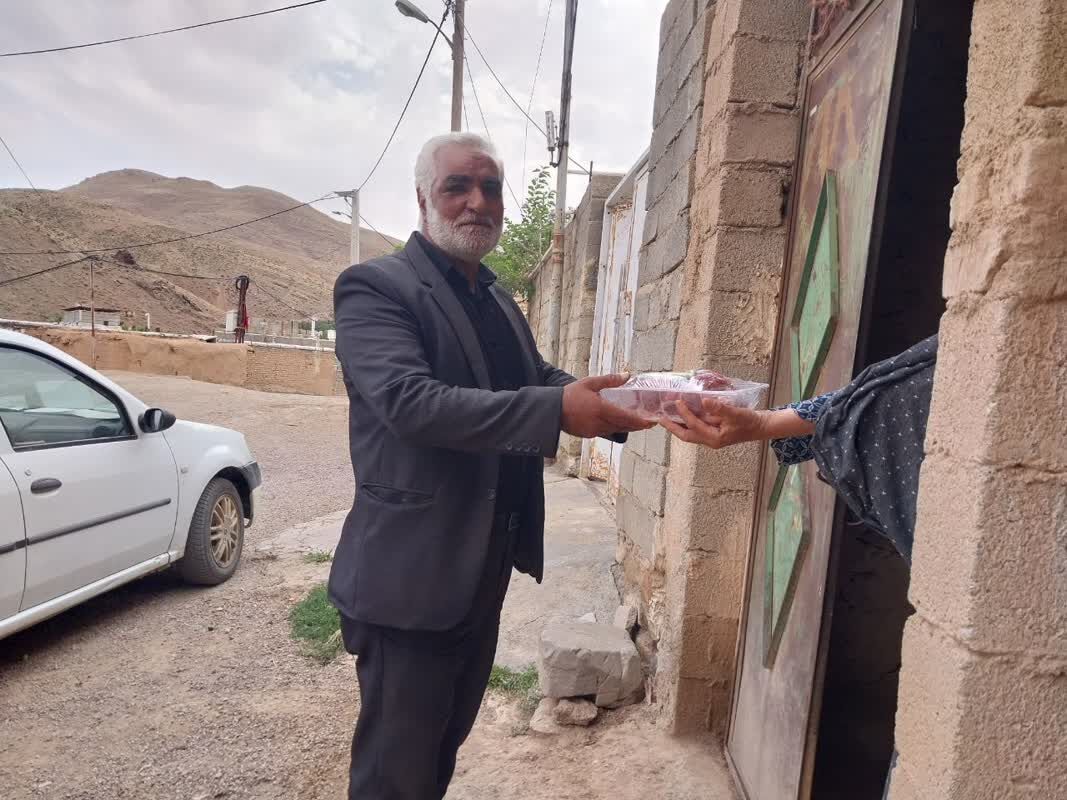 ۱۱۲۰ بسته گوشت قربانی در بین نیازمندان توزیع شد