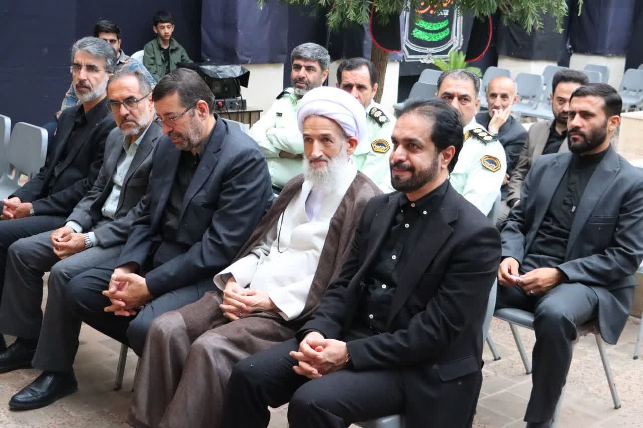 شهدا الگو گرفته مکتب سیدالشهدا و مقربین نزد خداوند هستند