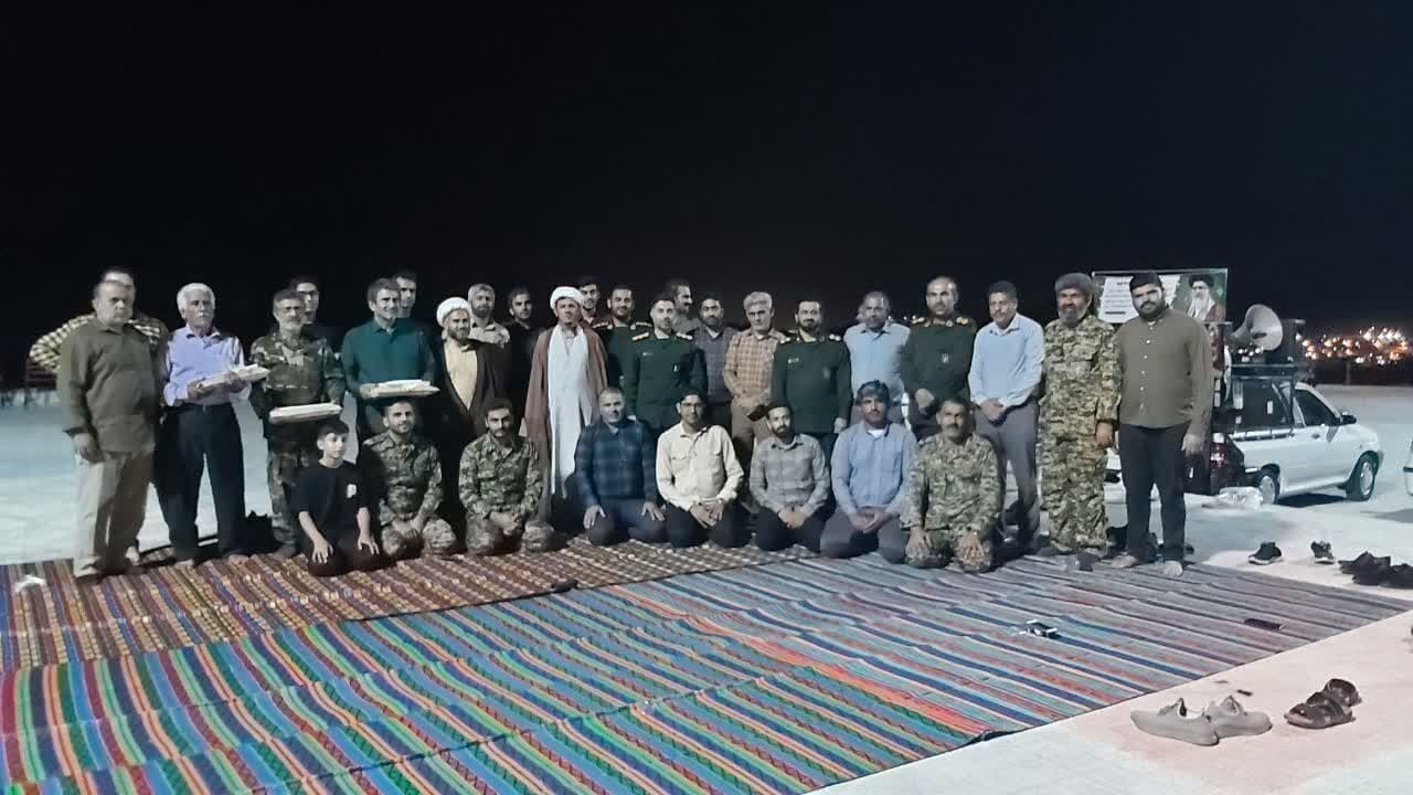 دهه نودیها پای کار برقراری مسجد روستای آبگرمک