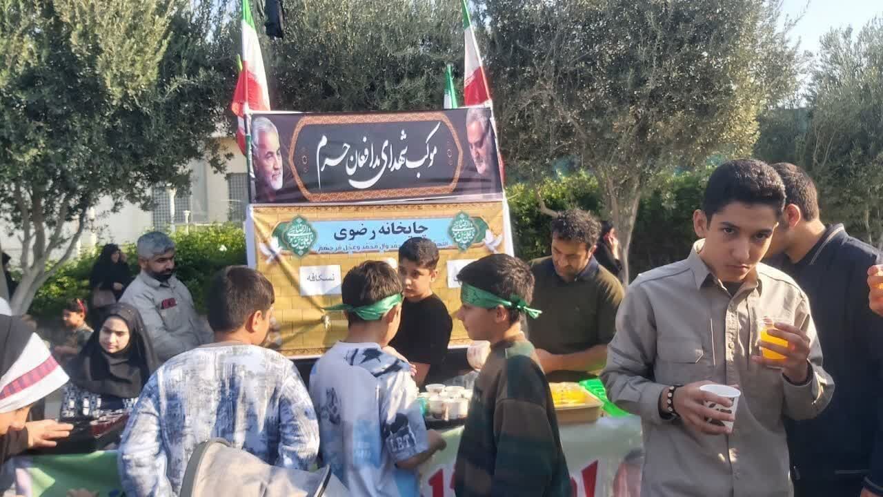 دهه نودیها پای کار برقراری مسجد روستای آبگرمک