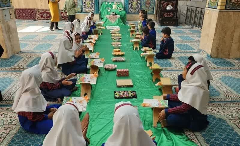 دهه نودی‌ها پای کار برقراری مسجد روستای آبگرمک