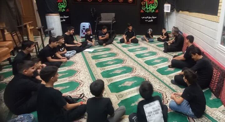 از میهمانی «سفره شهدا» تا آموزش مداحی در کانون حضرت رسول(ص)