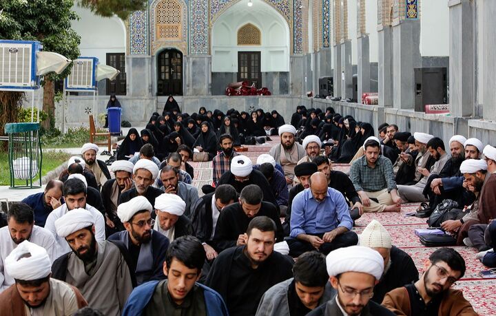 سومین دوره اعتکاف علمی طلاب «دارالعلم» در حرم رضوی
