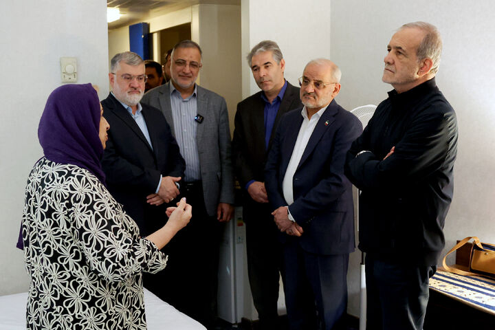 دیدار رئیس جمهور با برخی خانواده‌های آسیب‌دیده از جنگ ۱۲ روزه