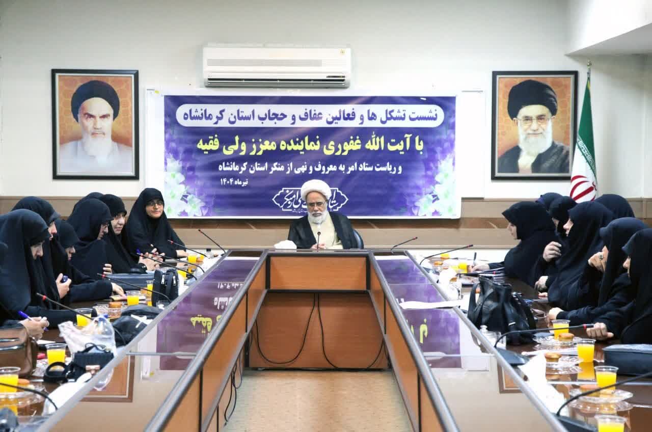 مهم‌ترین کاری که در عرصه حجاب باید صورت گیرد، تبیین، اقناع و گفتگو است