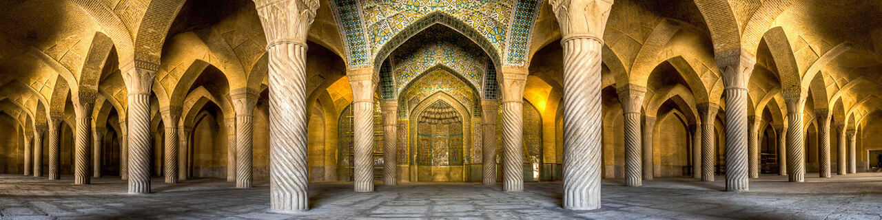 نقش ایرانی بر بوم رنگ‌ها؛ خوانش معماری مساجد شیراز از منظر هویت رنگ ایرانی