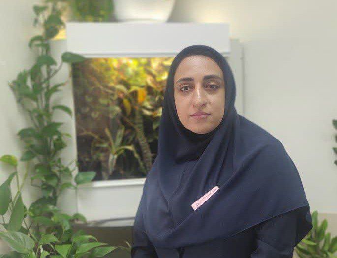 شکوه واژه‌های مقاومت و ایثار در آیینه یک پرستار شاعر