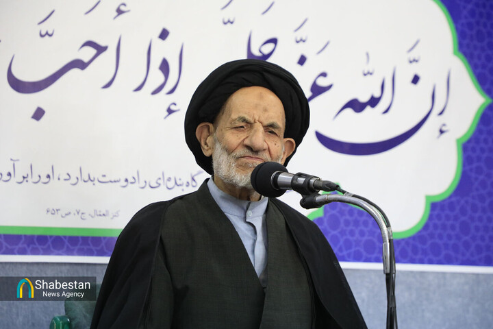 مساجد در خط مقدم مبارزه با ظلم جهانی هستند