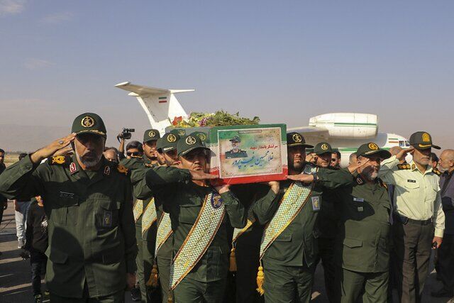 استقبال رسمی مردم فارس از پیکر سردار شهید غیب‌پرور در فرودگاه شهید دستغیب شیراز