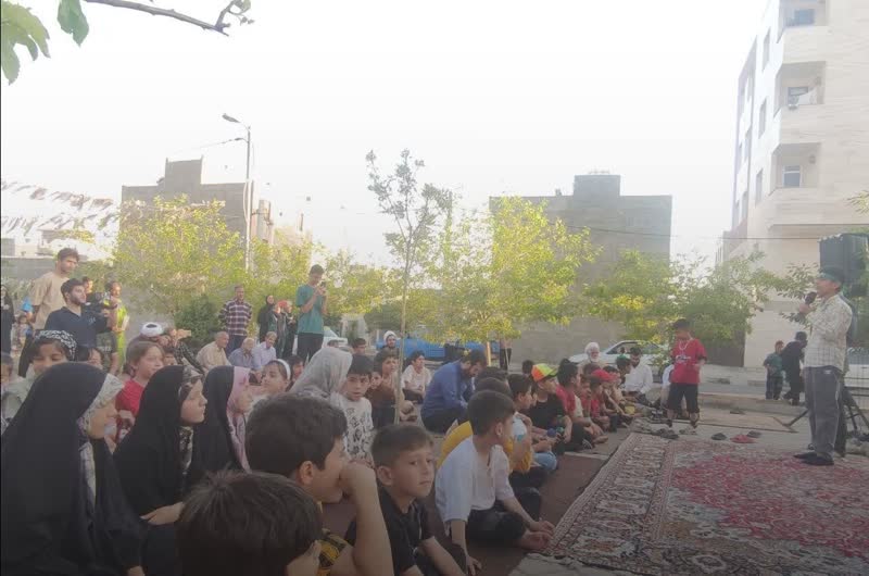 برپایی مسجدی صحرایی به همت یک روحانی ملایری