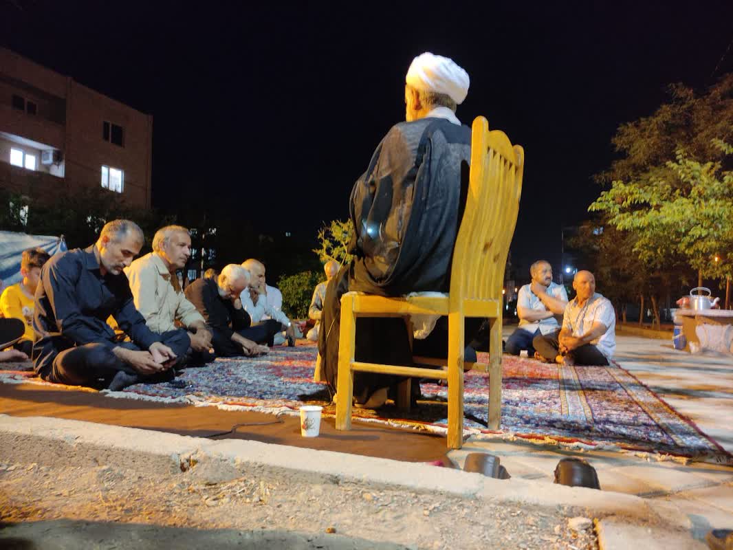 برپایی مسجدی صحرایی به همت یک روحانی ملایری