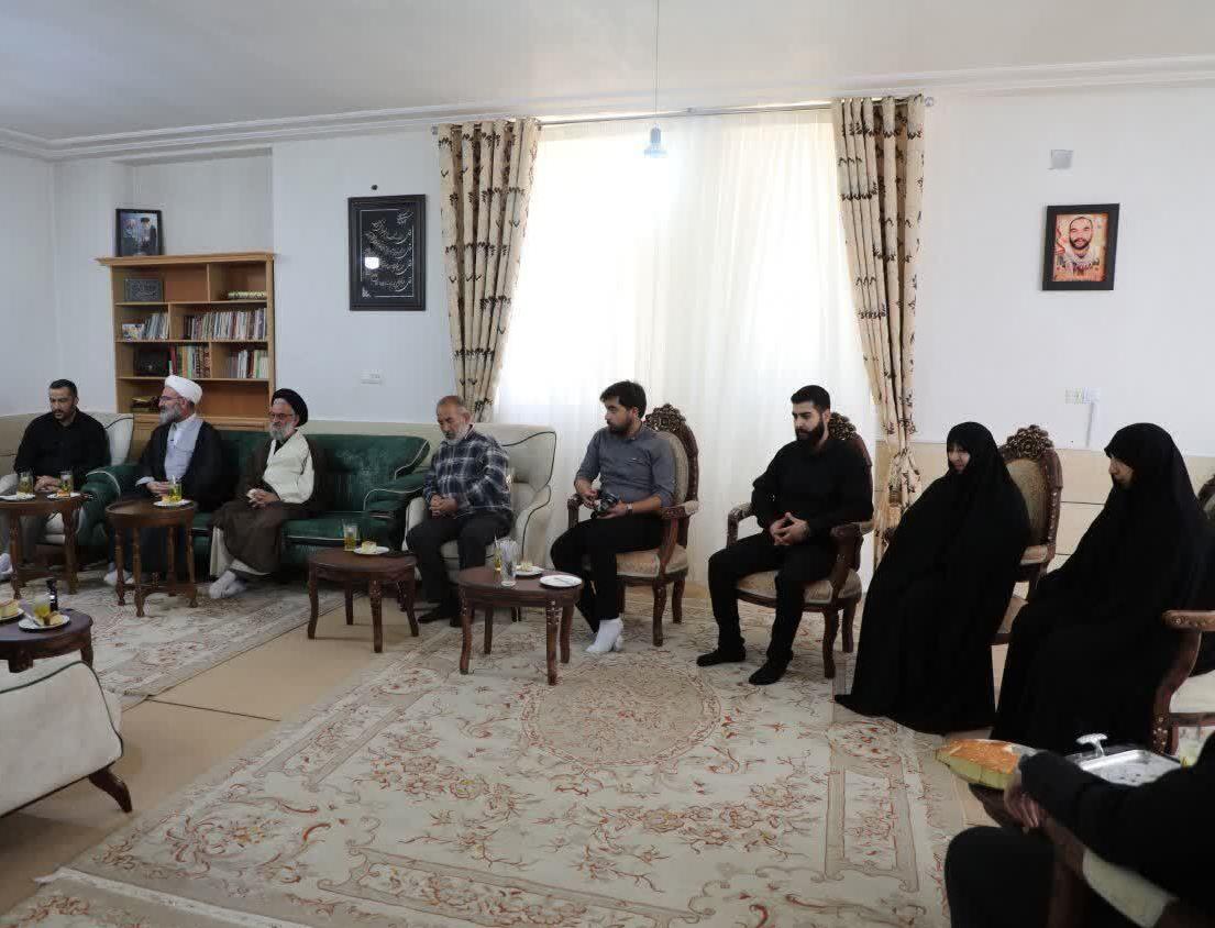 بیانات نماینده ولی فقیه در استان سمنان در دیدار با خانواده شهید والامقام «محمود حاجی‌قاسمی»