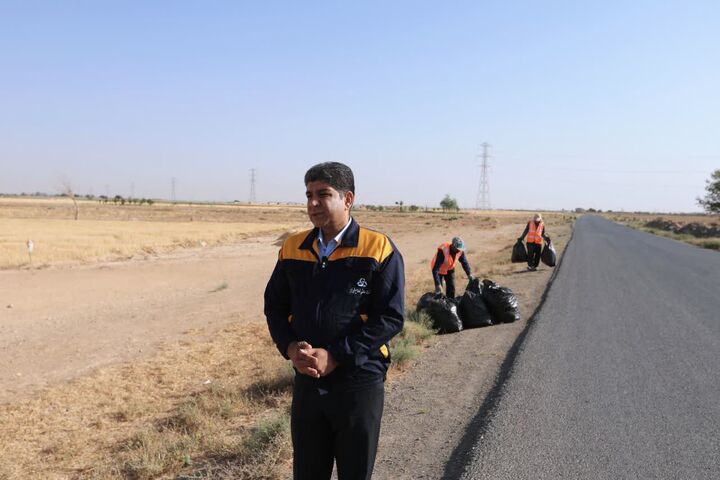 جاده دسترسی به تالاب میقان با همکاری شرکت معدنی املاح ایران پاکسازی شد