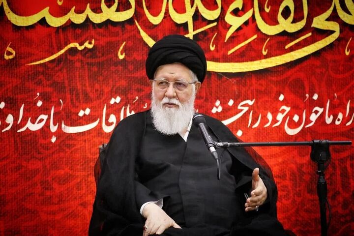 تعامل توام با رفاقت رمز پیروزی در جبهه فرهنگی است